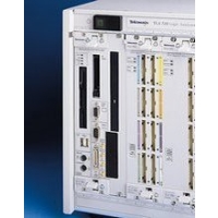 Tektronix TLA720 Logic Analyser Mainframe, 5 Slot