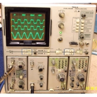 Tektronix 7844 400 MHz Dual Beam Oscilloscope Mainframe